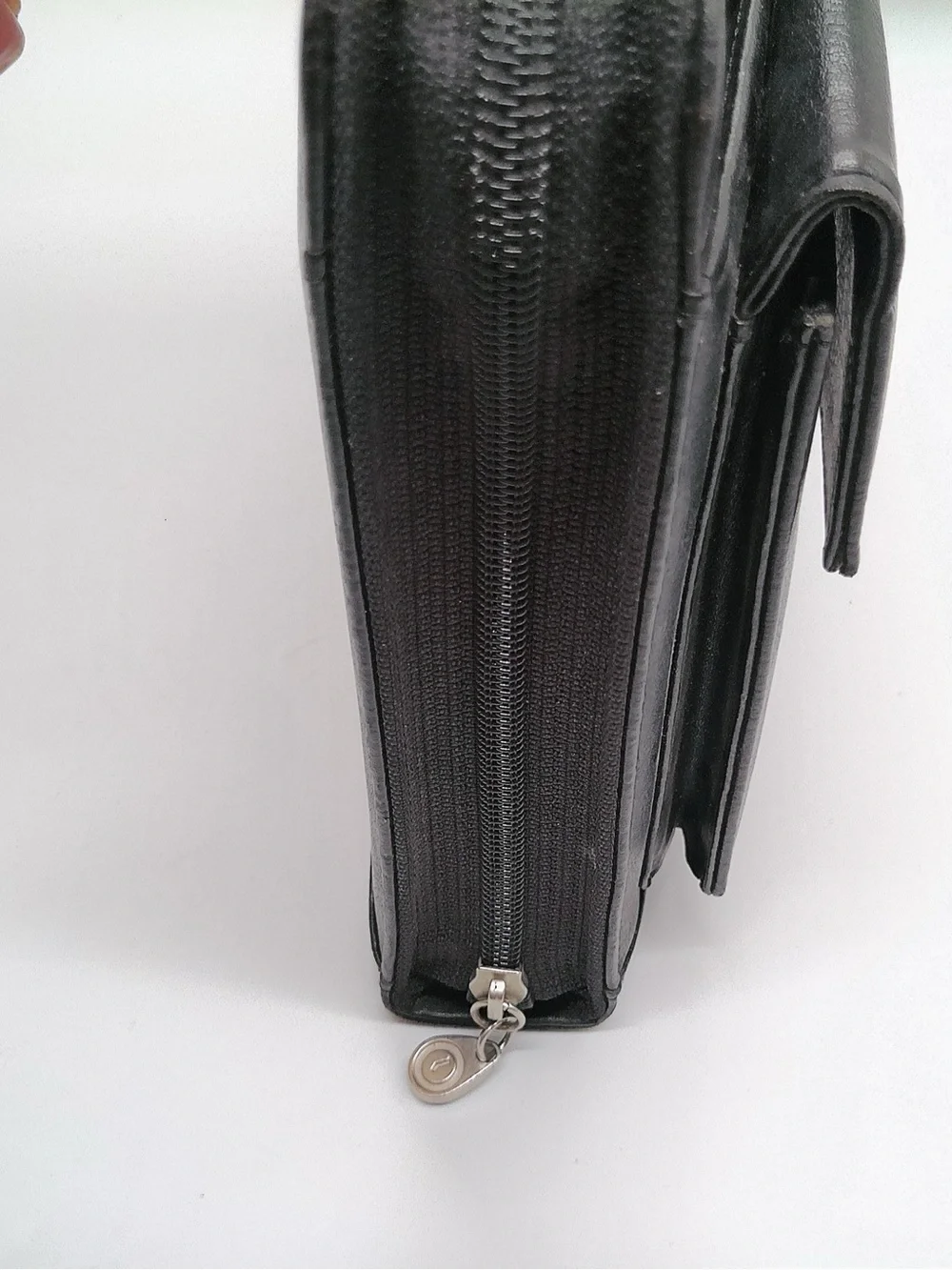 FranklinCovey 365 planner binder featuring a 7-ring binder mechanism, card slot.